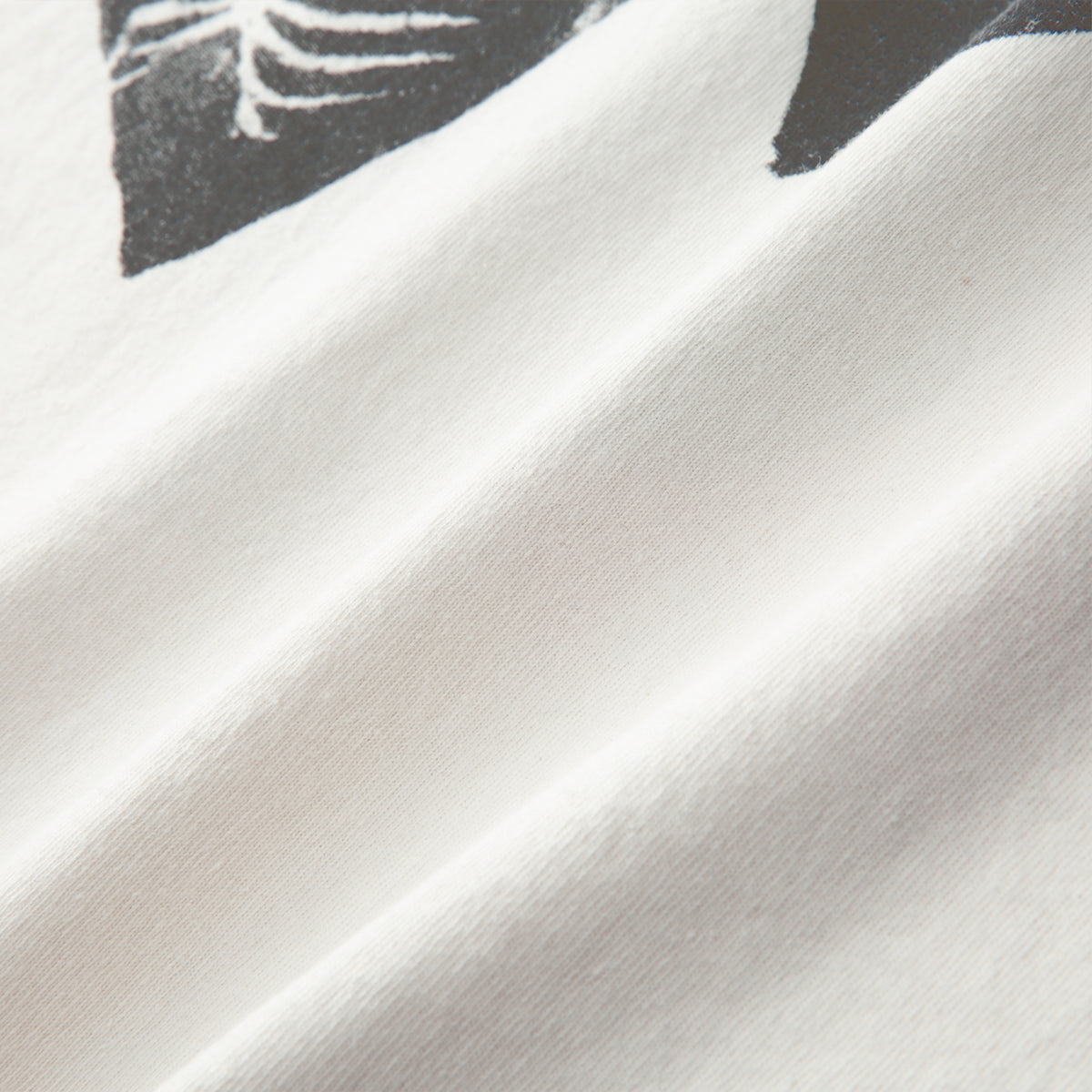 Triple heart Skull- WHT
